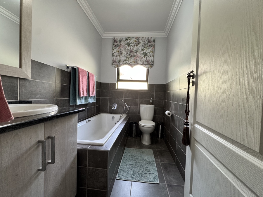 To Let 3 Bedroom Property for Rent in Wilkoppies North West